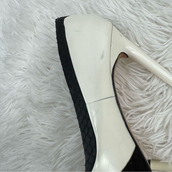 L.A.M.B. CIA Colorblock Leather Pointed Toe Pump Heels - Picture 9 of 14